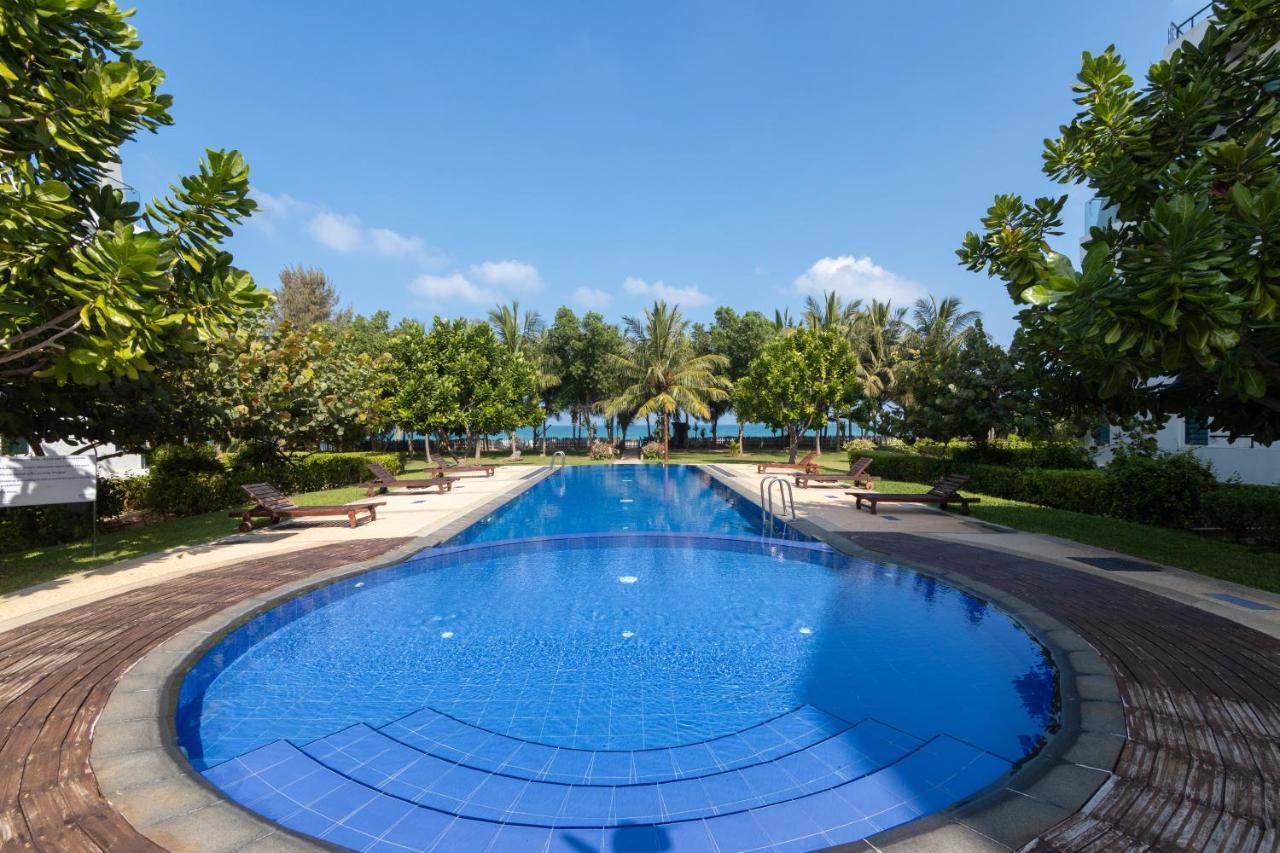 Oceanfront Condominium - Нилавели Екстериор снимка