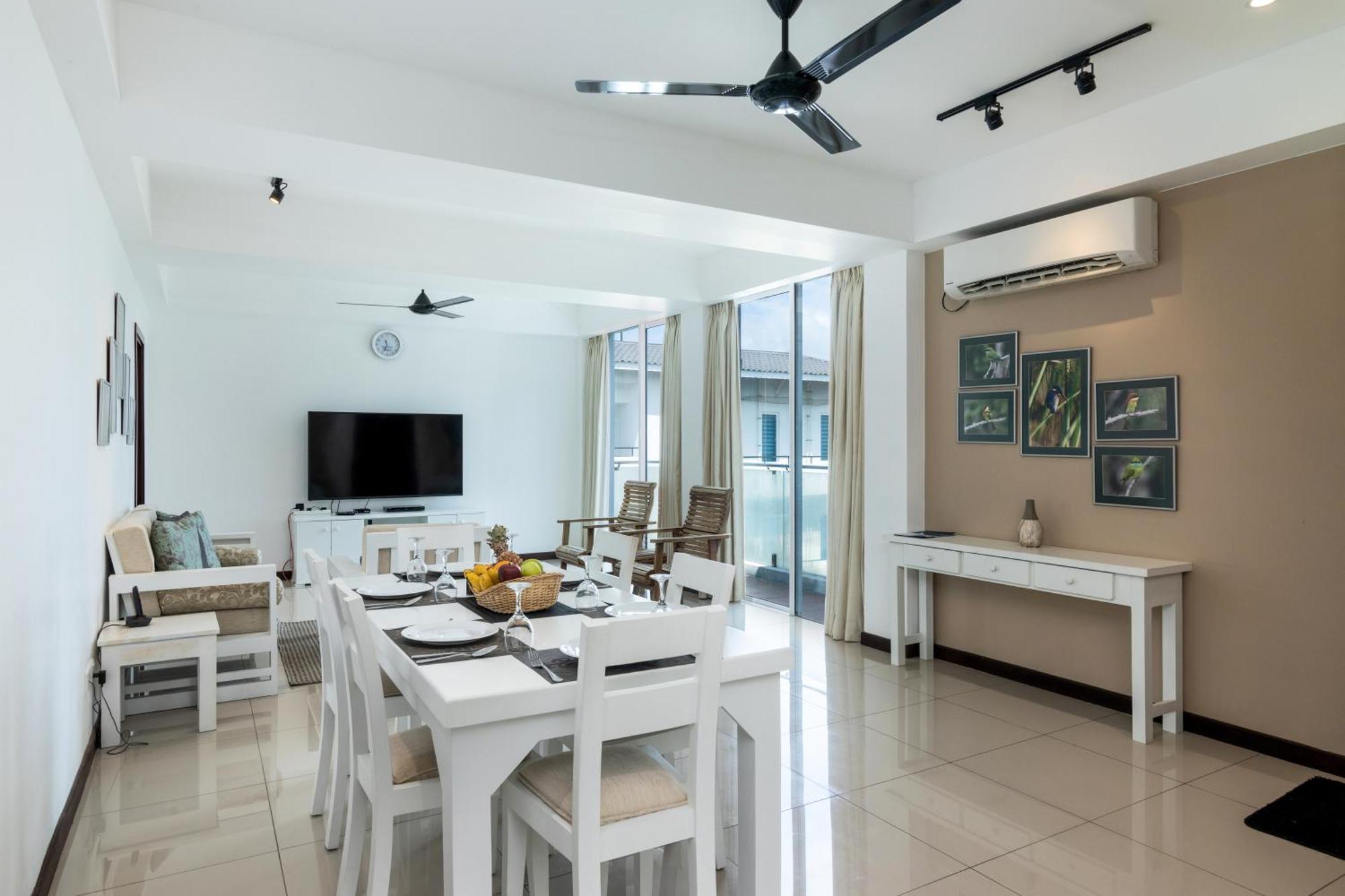 Oceanfront Condominium - Нилавели Екстериор снимка