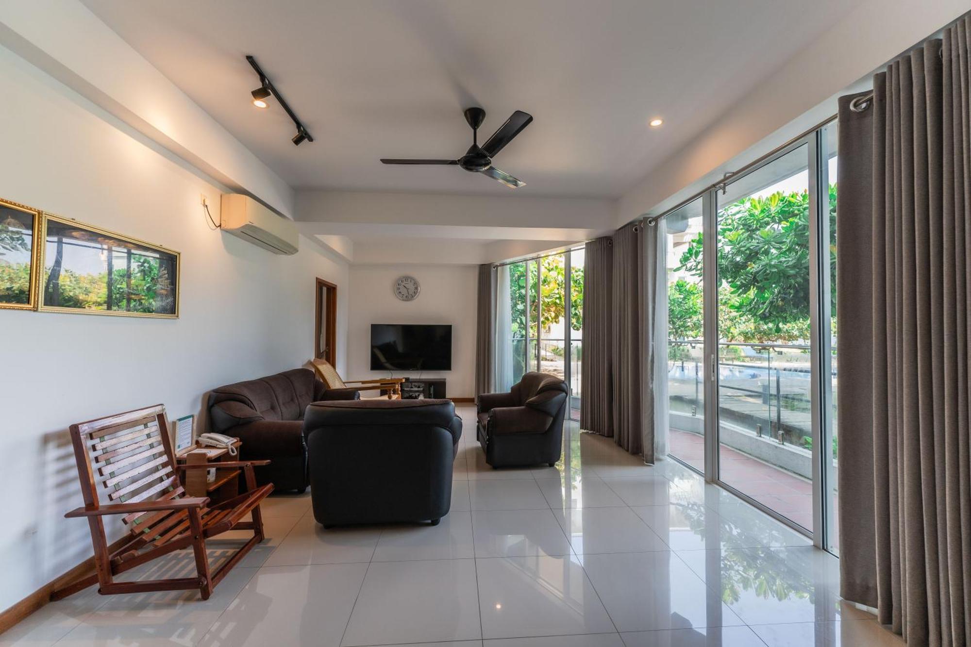 Oceanfront Condominium - Нилавели Екстериор снимка