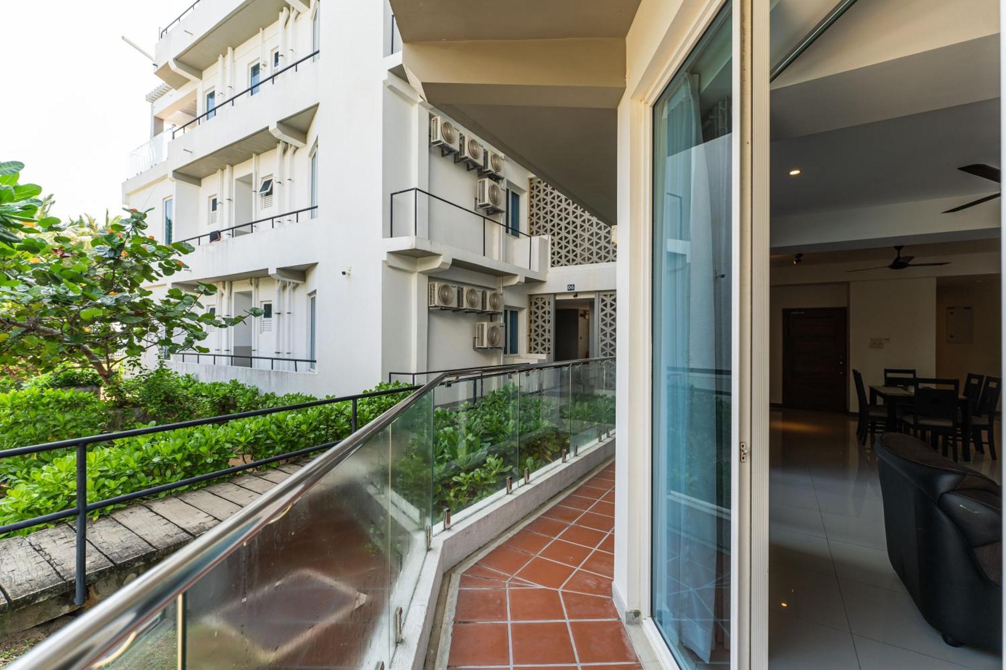 Oceanfront Condominium - Нилавели Екстериор снимка