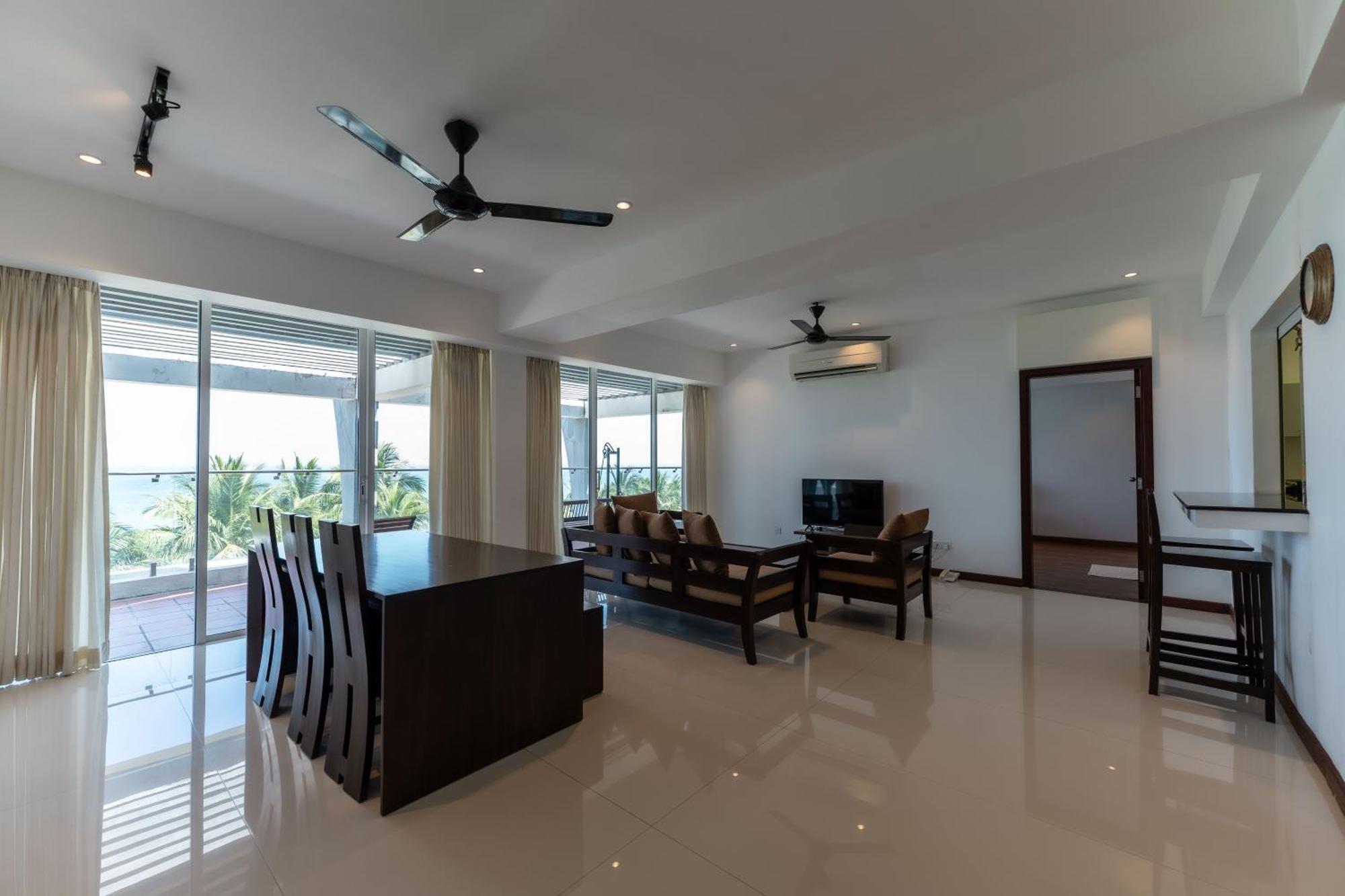 Oceanfront Condominium - Нилавели Екстериор снимка